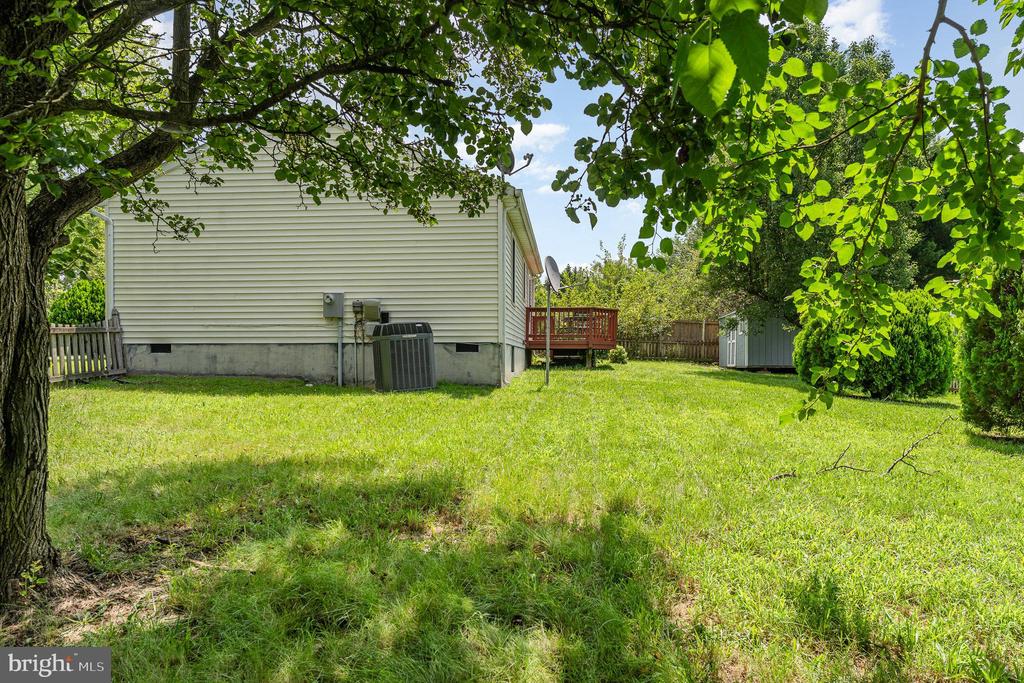 10708 White Pine Ln