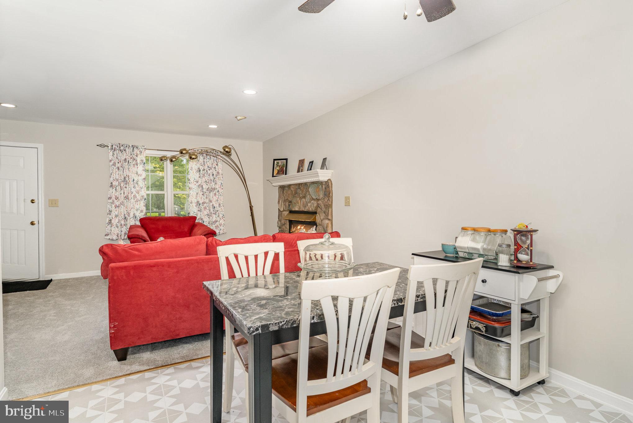 10708 White Pine Ln