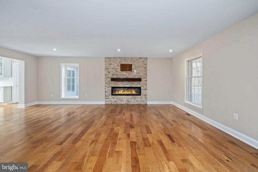 8200 HOWARD TRAIL