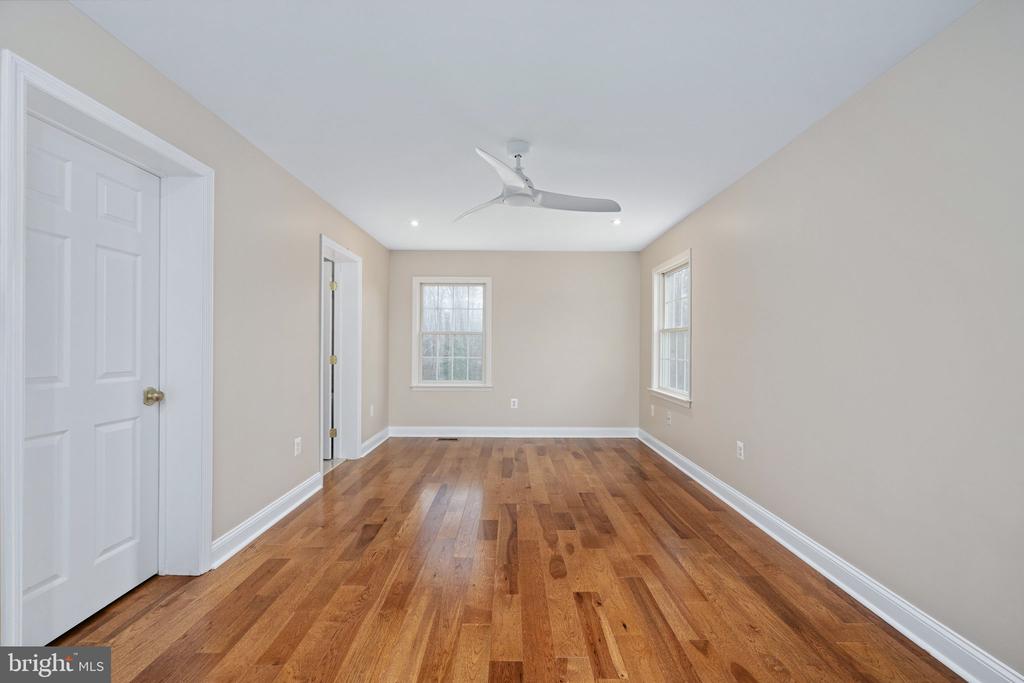 8200 HOWARD TRAIL