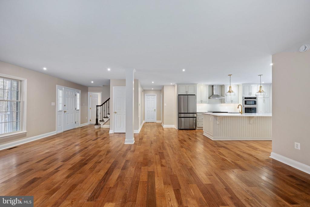 8200 HOWARD TRAIL