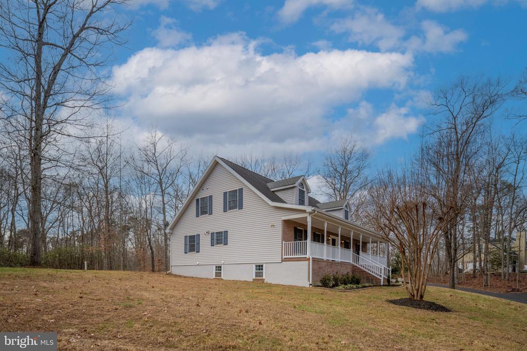 8200 HOWARD TRAIL