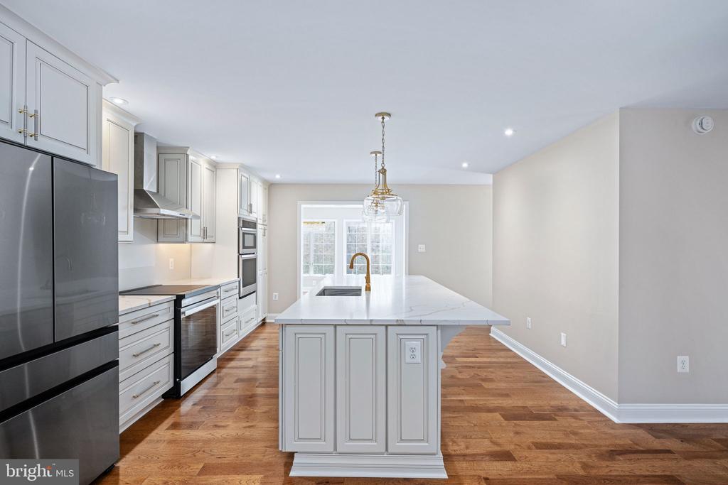 8200 HOWARD TRAIL