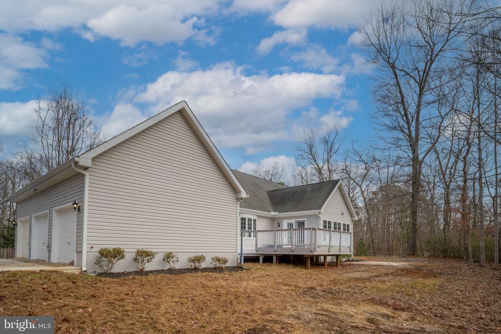 8200 HOWARD TRAIL
