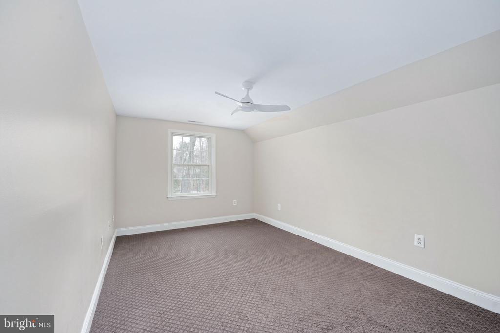 8200 HOWARD TRAIL