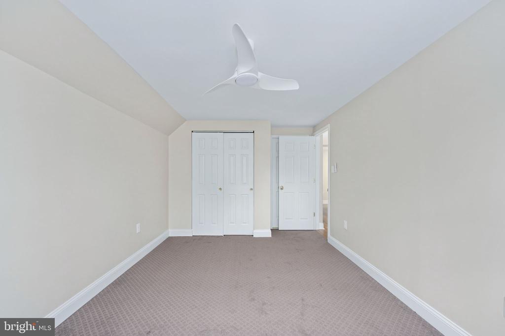8200 HOWARD TRAIL