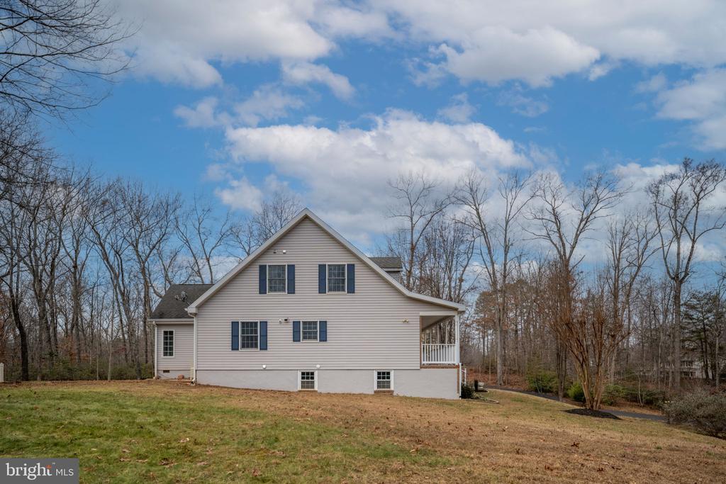 8200 HOWARD TRAIL