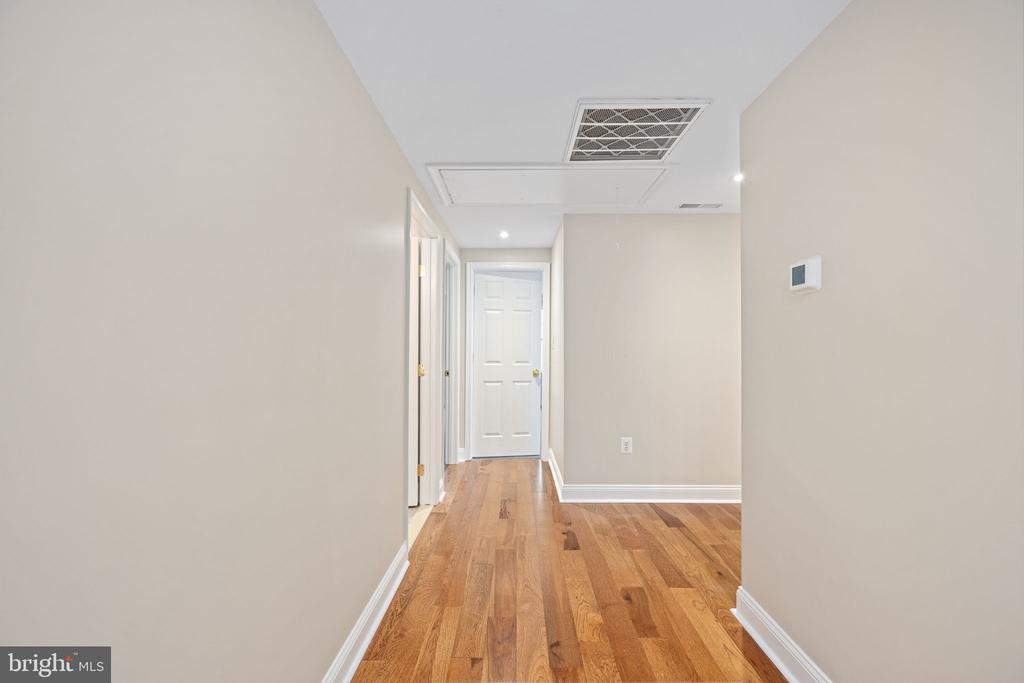 8200 HOWARD TRAIL