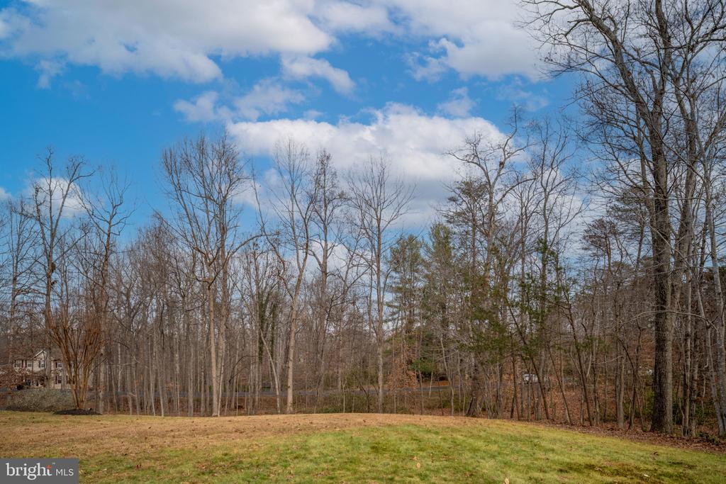 8200 HOWARD TRAIL