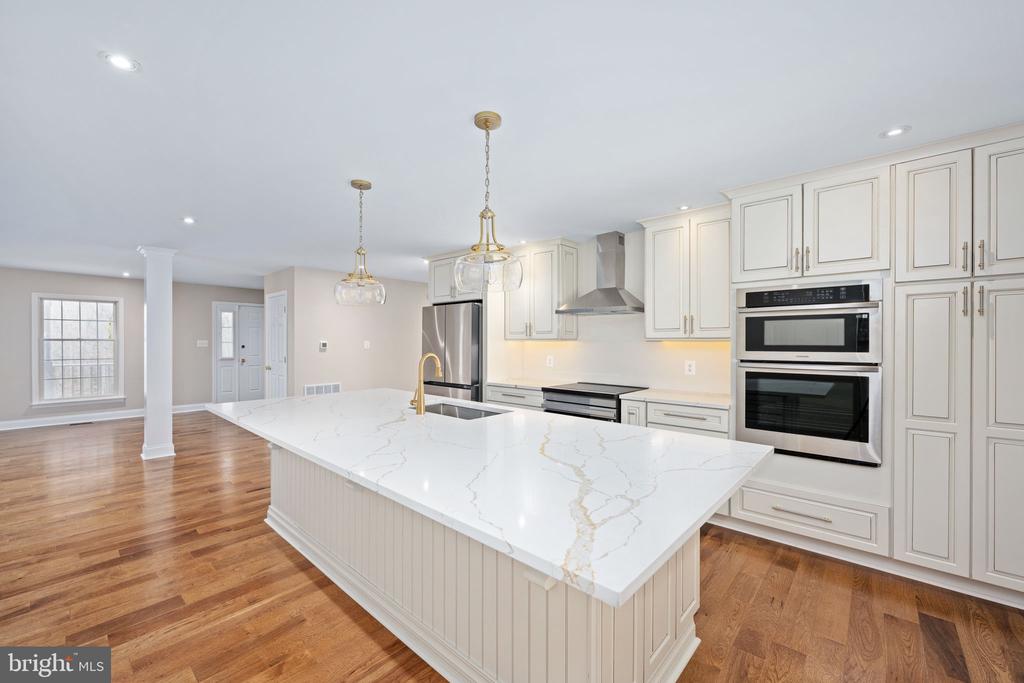 8200 HOWARD TRAIL