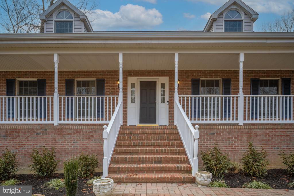 8200 HOWARD TRAIL