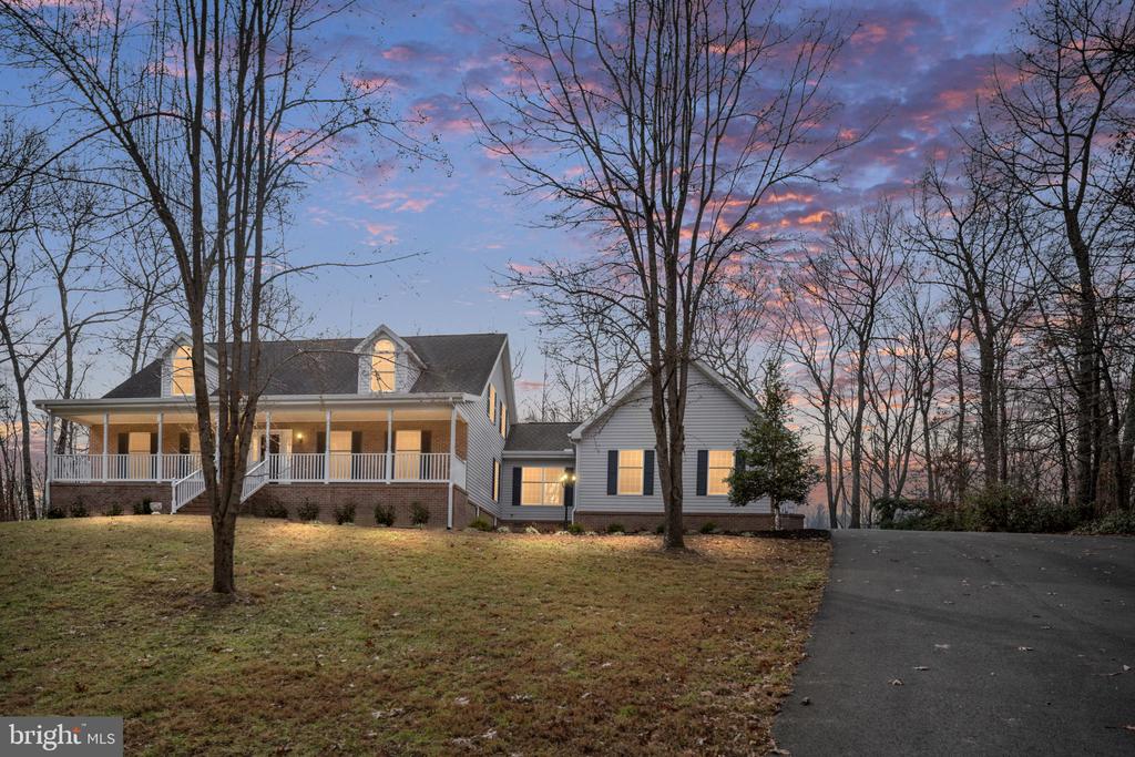 8200 HOWARD TRAIL