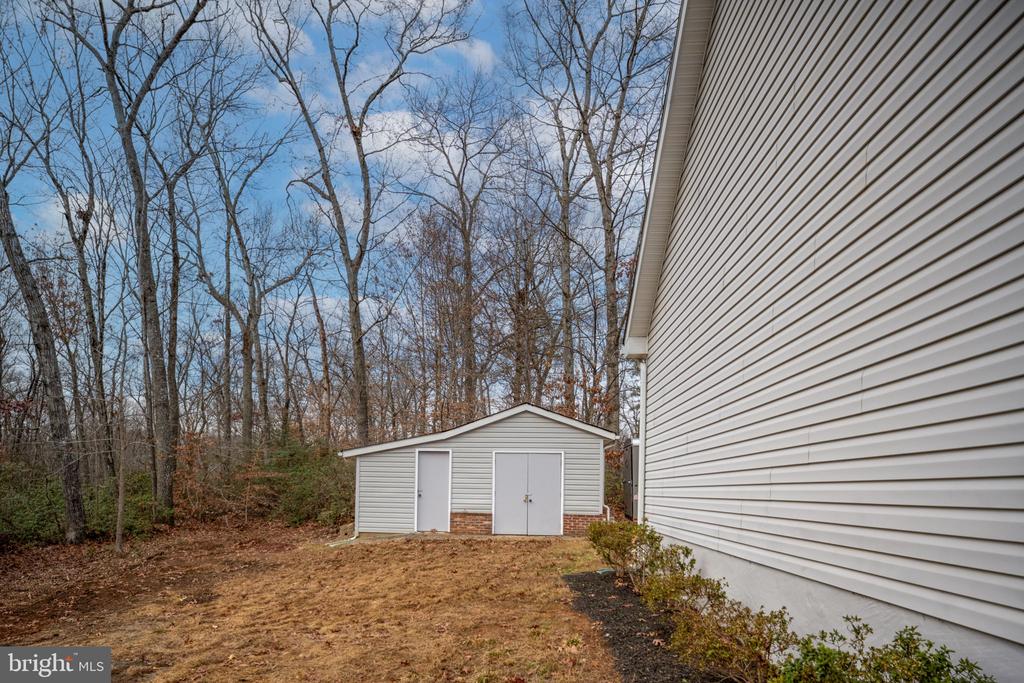 8200 HOWARD TRAIL