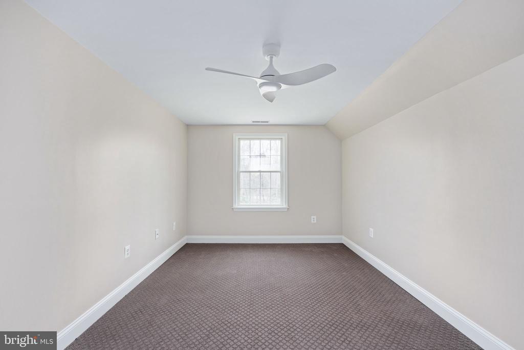 8200 HOWARD TRAIL