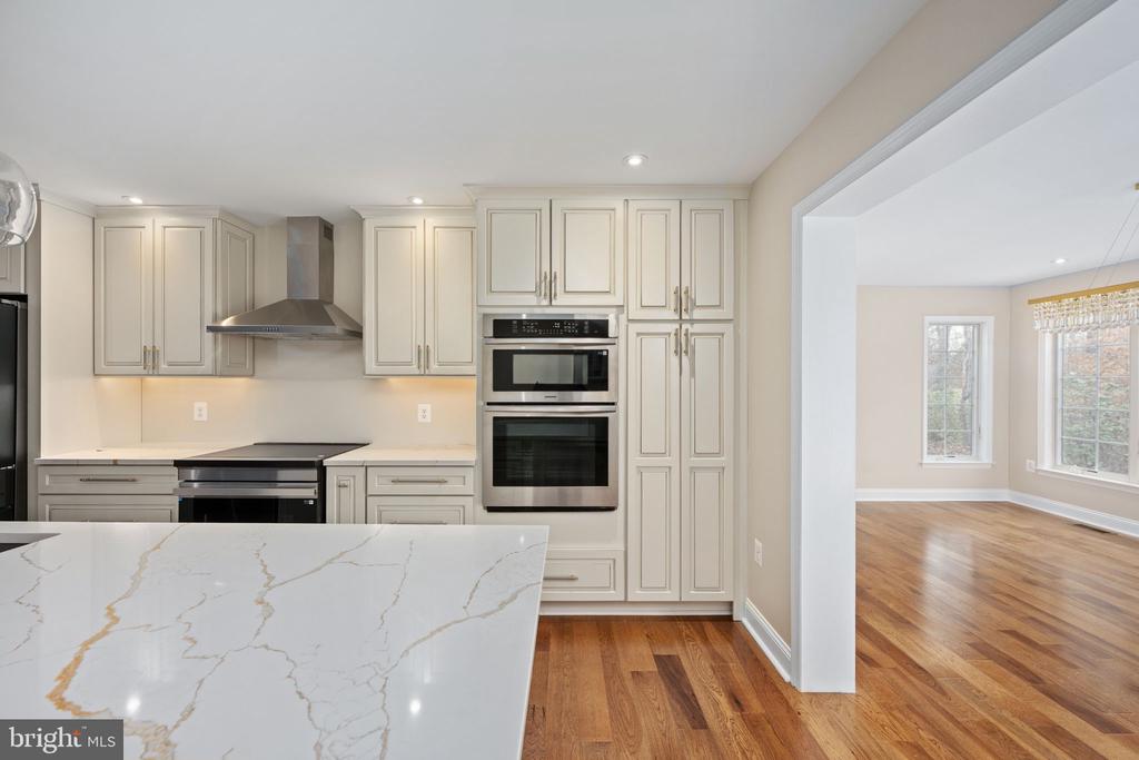 8200 HOWARD TRAIL