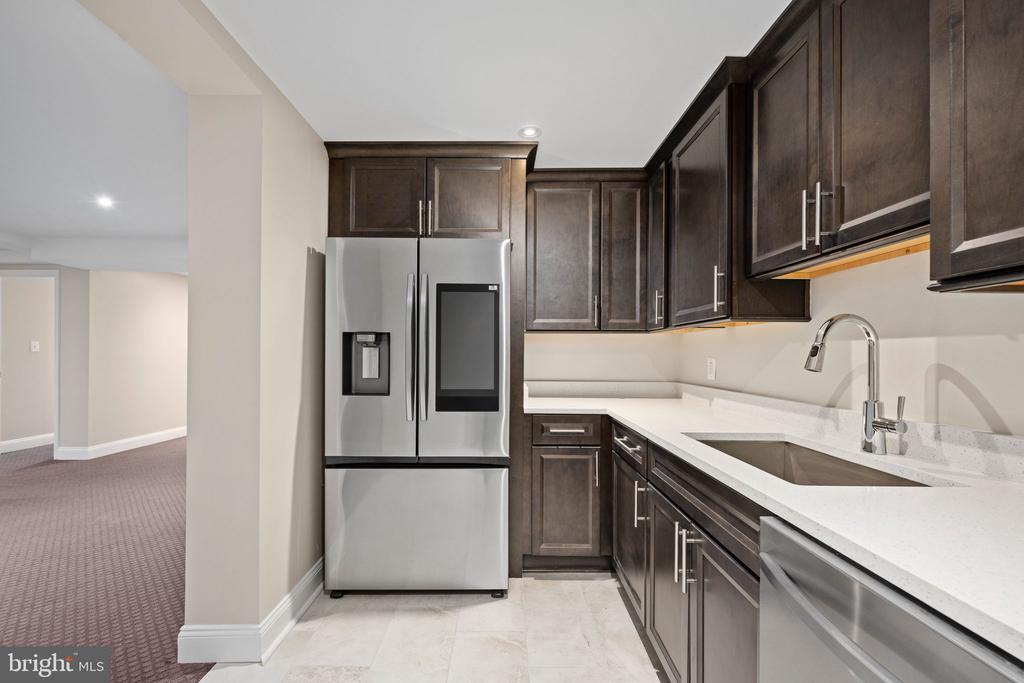 8200 HOWARD TRAIL