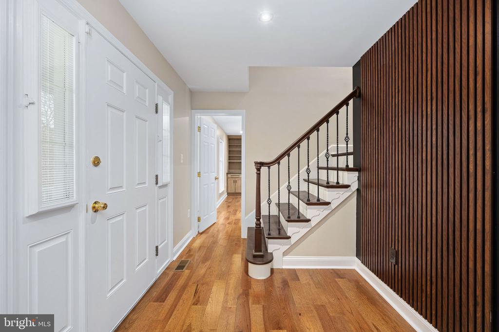 8200 HOWARD TRAIL