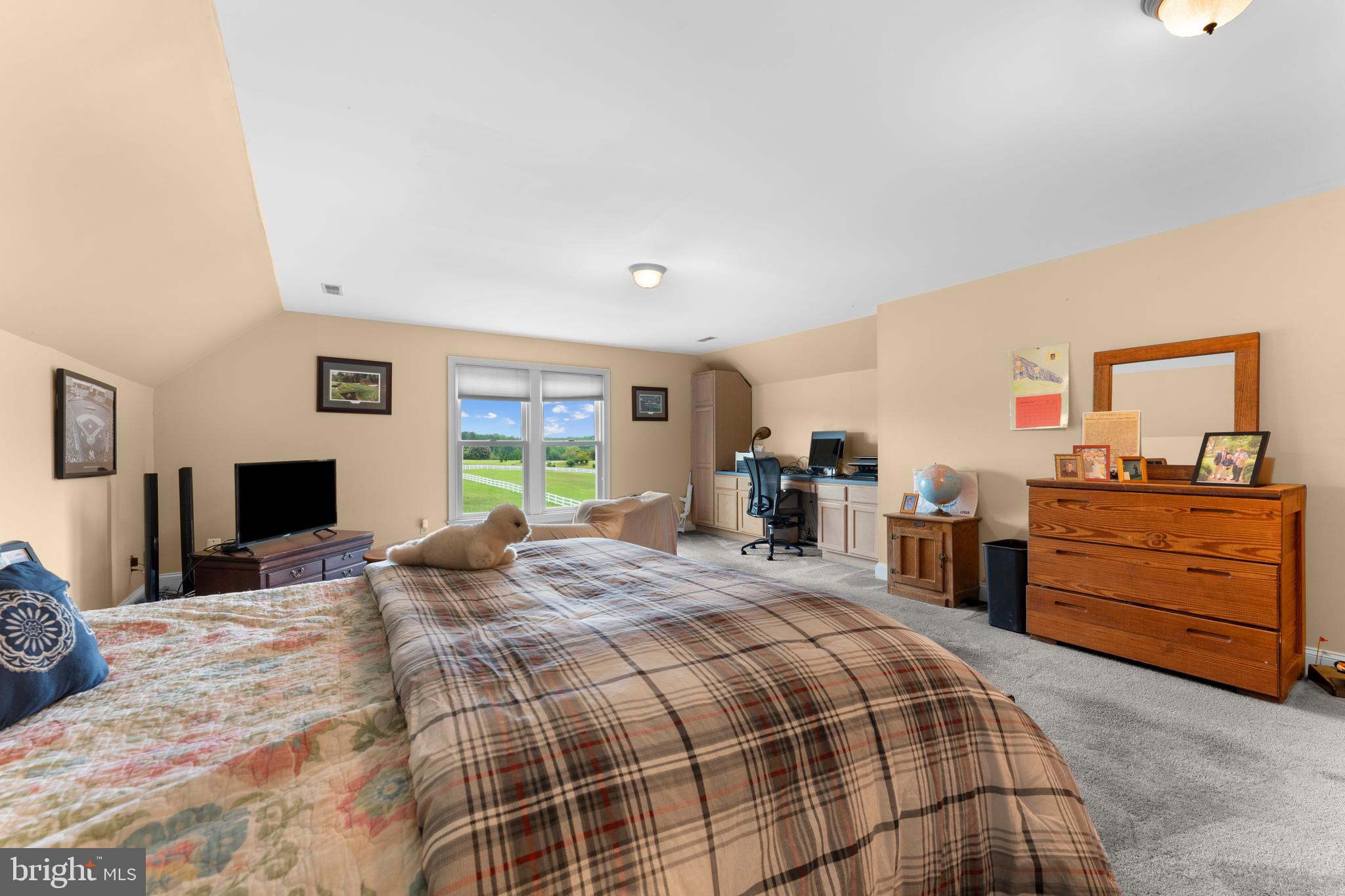 7330 SNOW HILL DRIVE