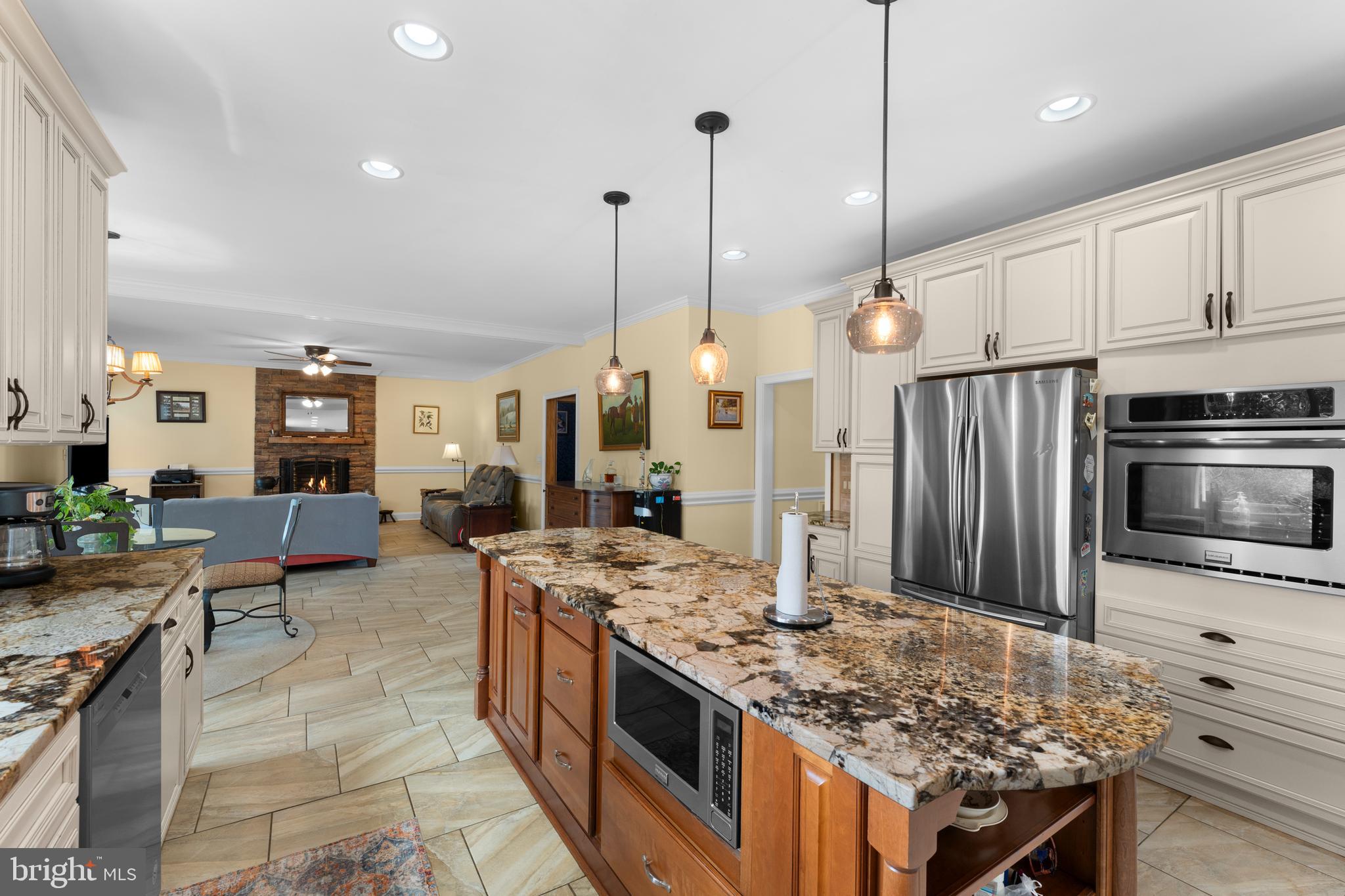 7330 SNOW HILL DRIVE