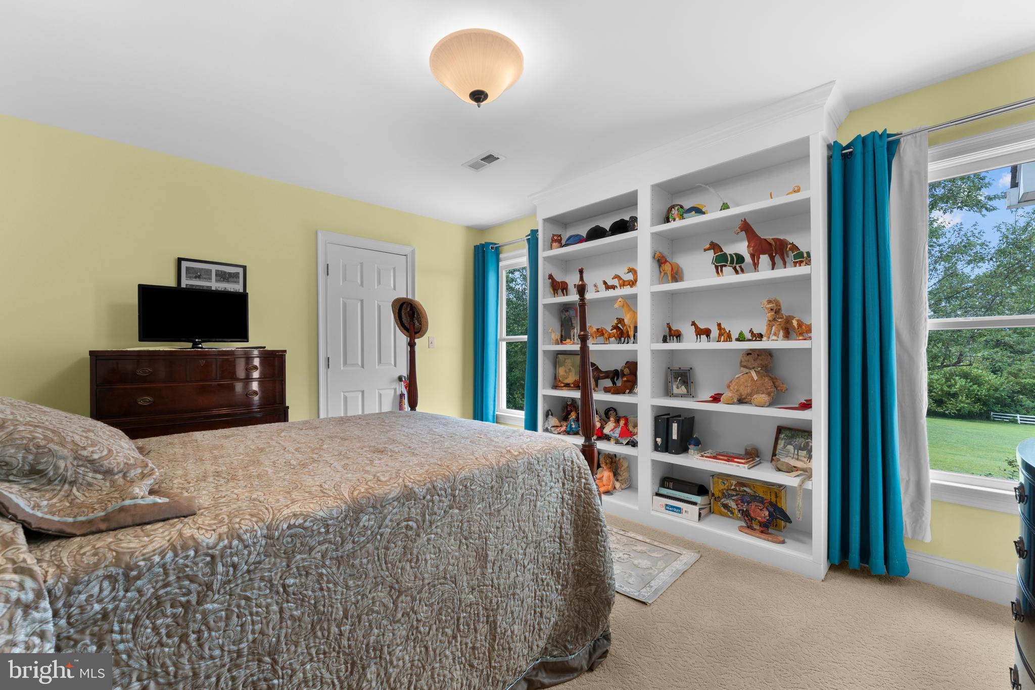 7330 SNOW HILL DRIVE