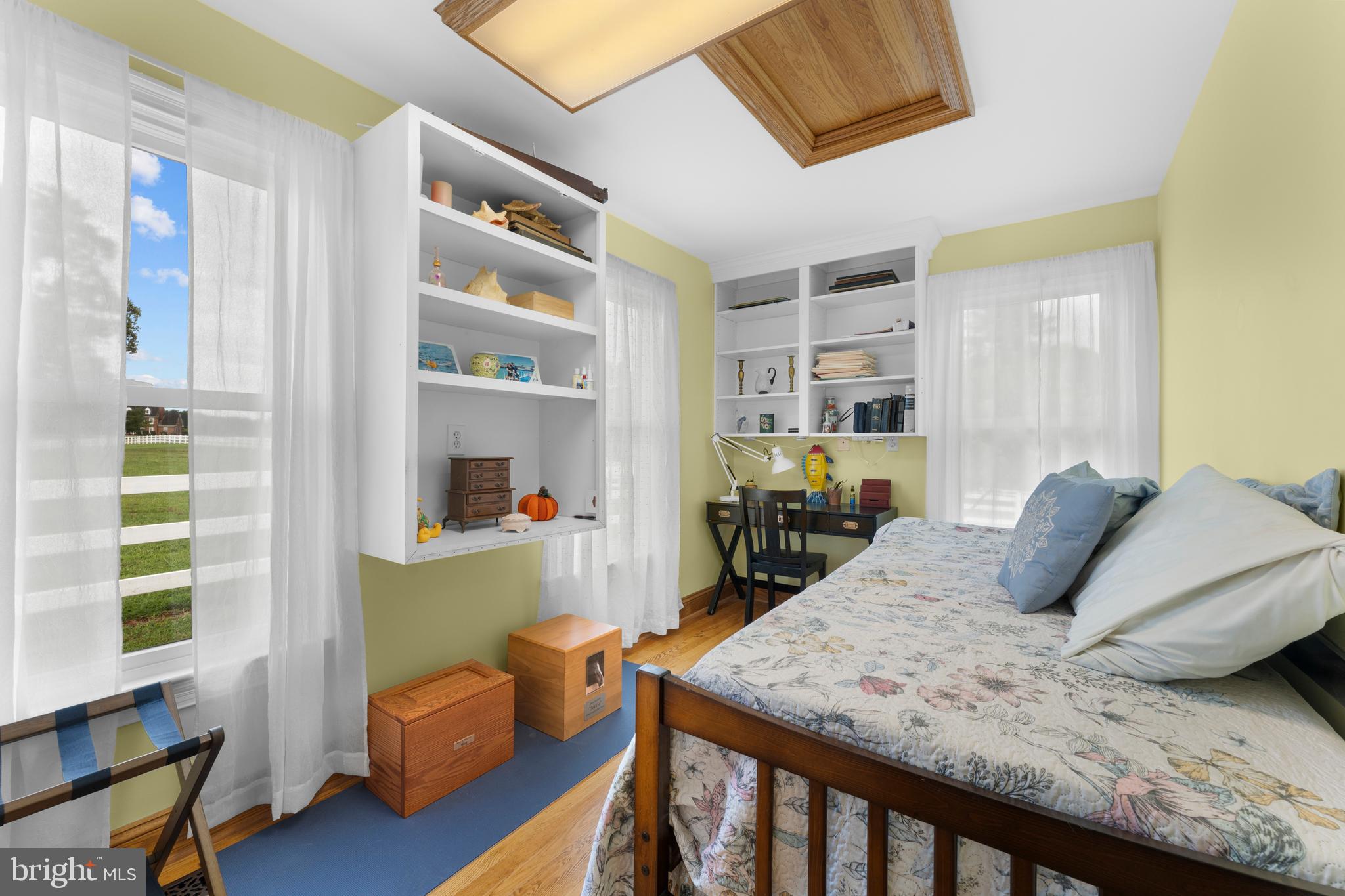 7330 SNOW HILL DRIVE