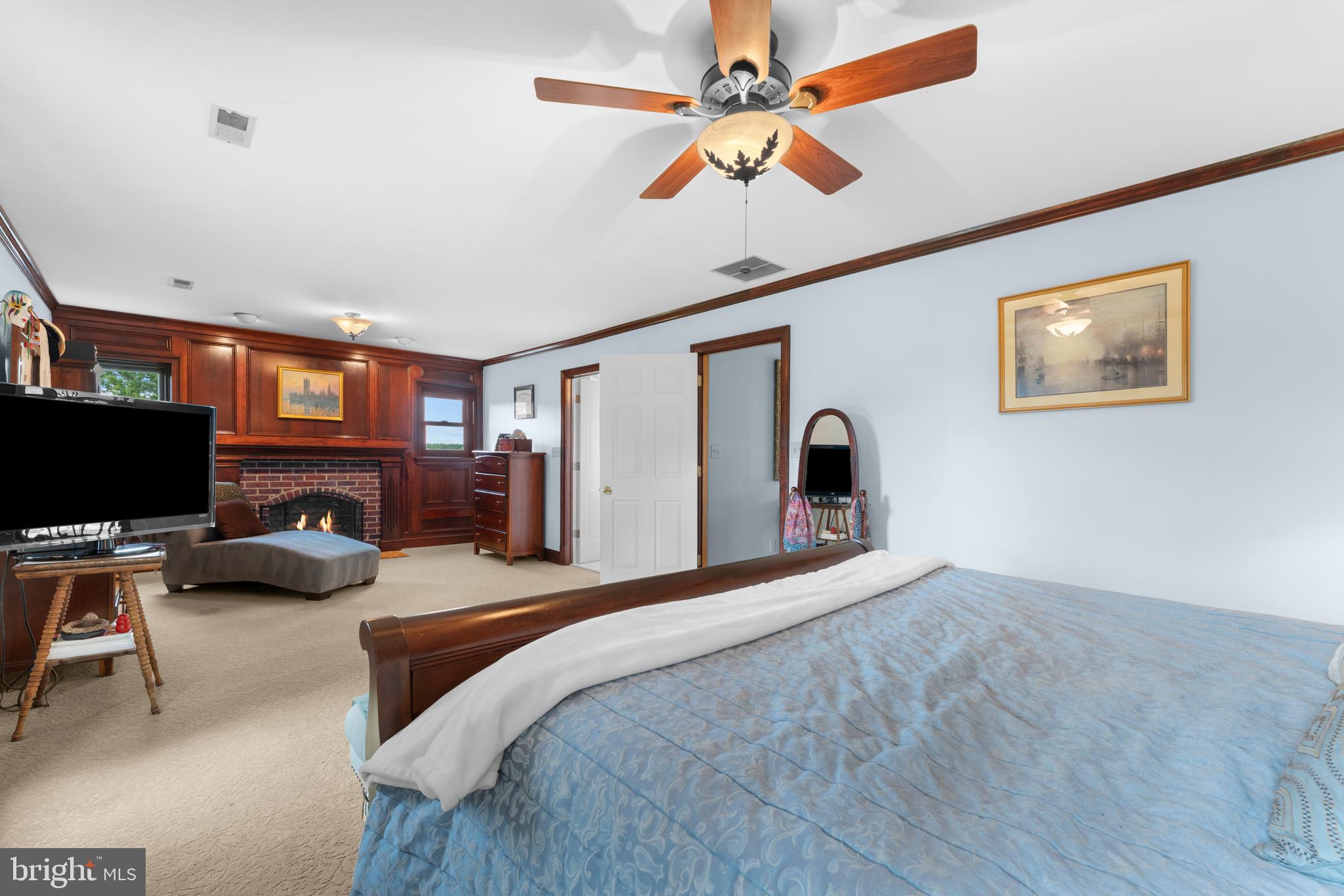 7330 SNOW HILL DRIVE