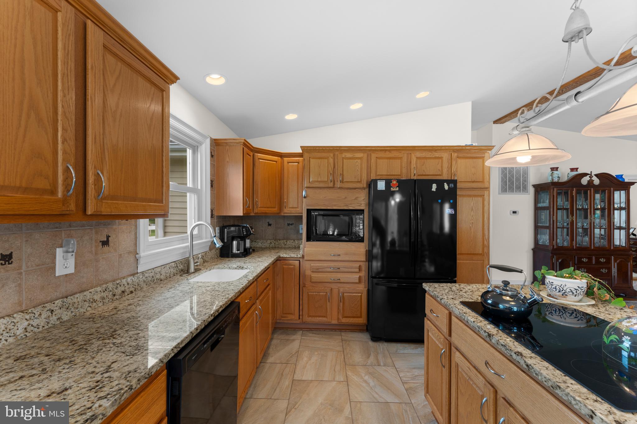 7330 SNOW HILL DRIVE