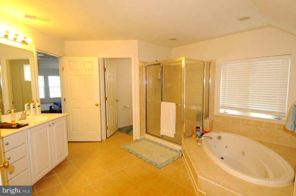 5307 JOSHUA TREE CIR