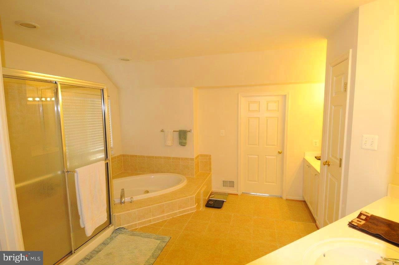 5307 JOSHUA TREE CIR