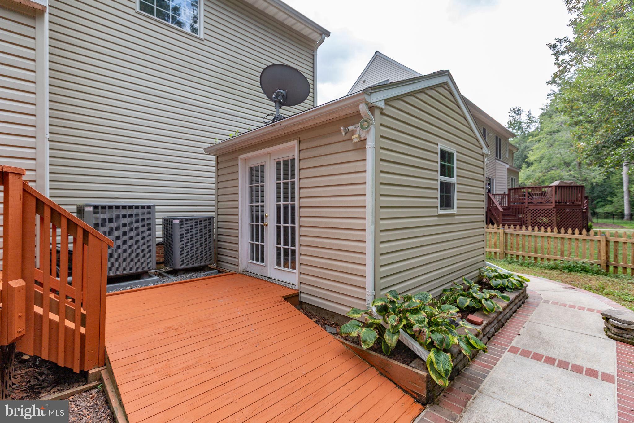 10314 Colechester St