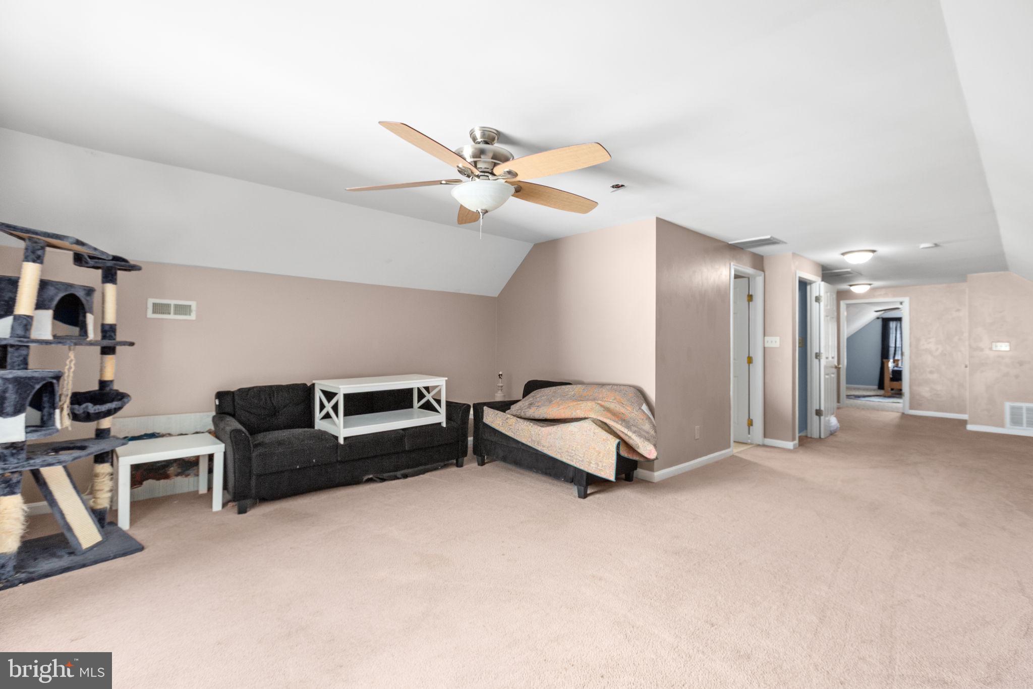 10314 Colechester St