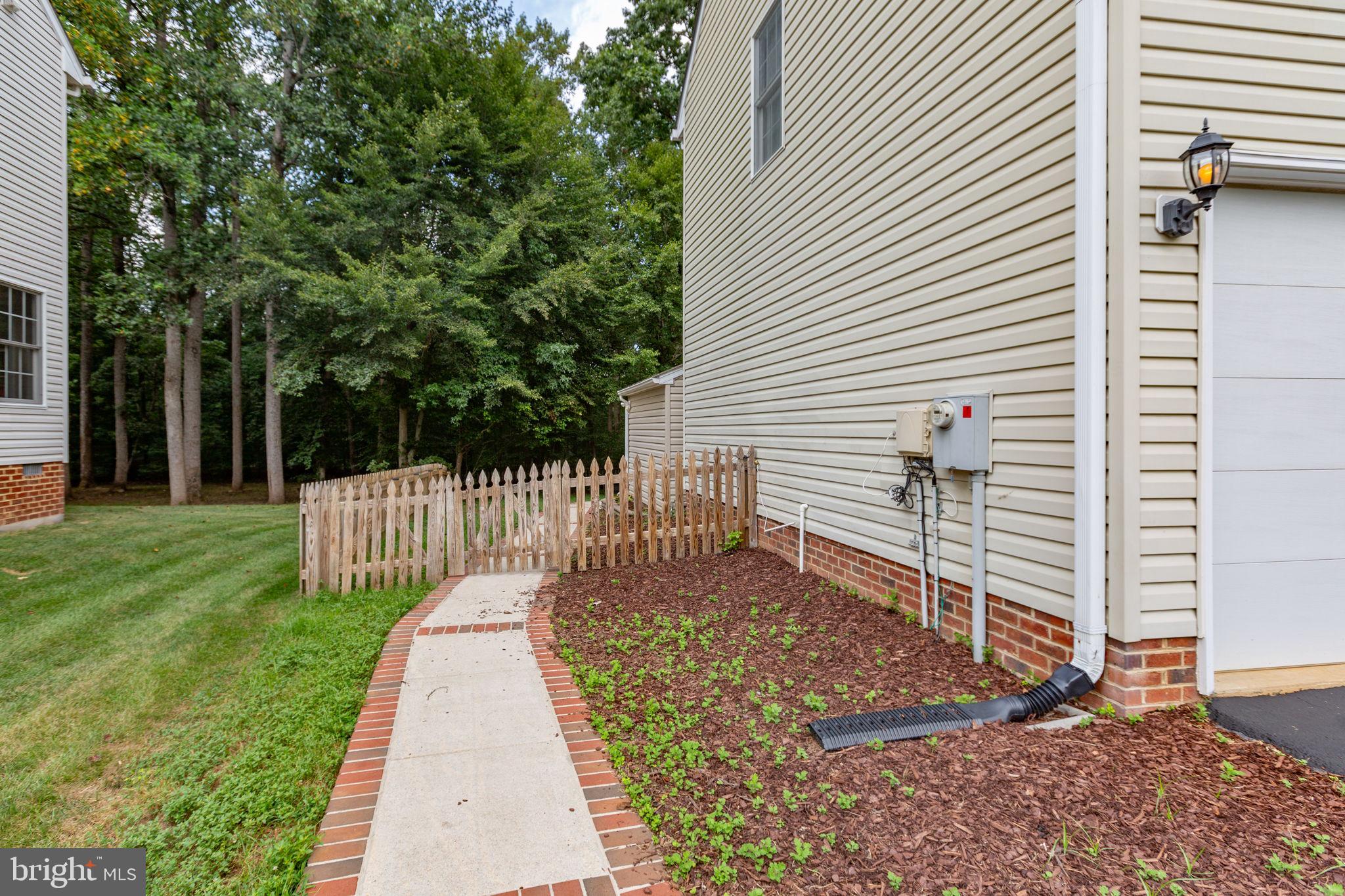 10314 Colechester St