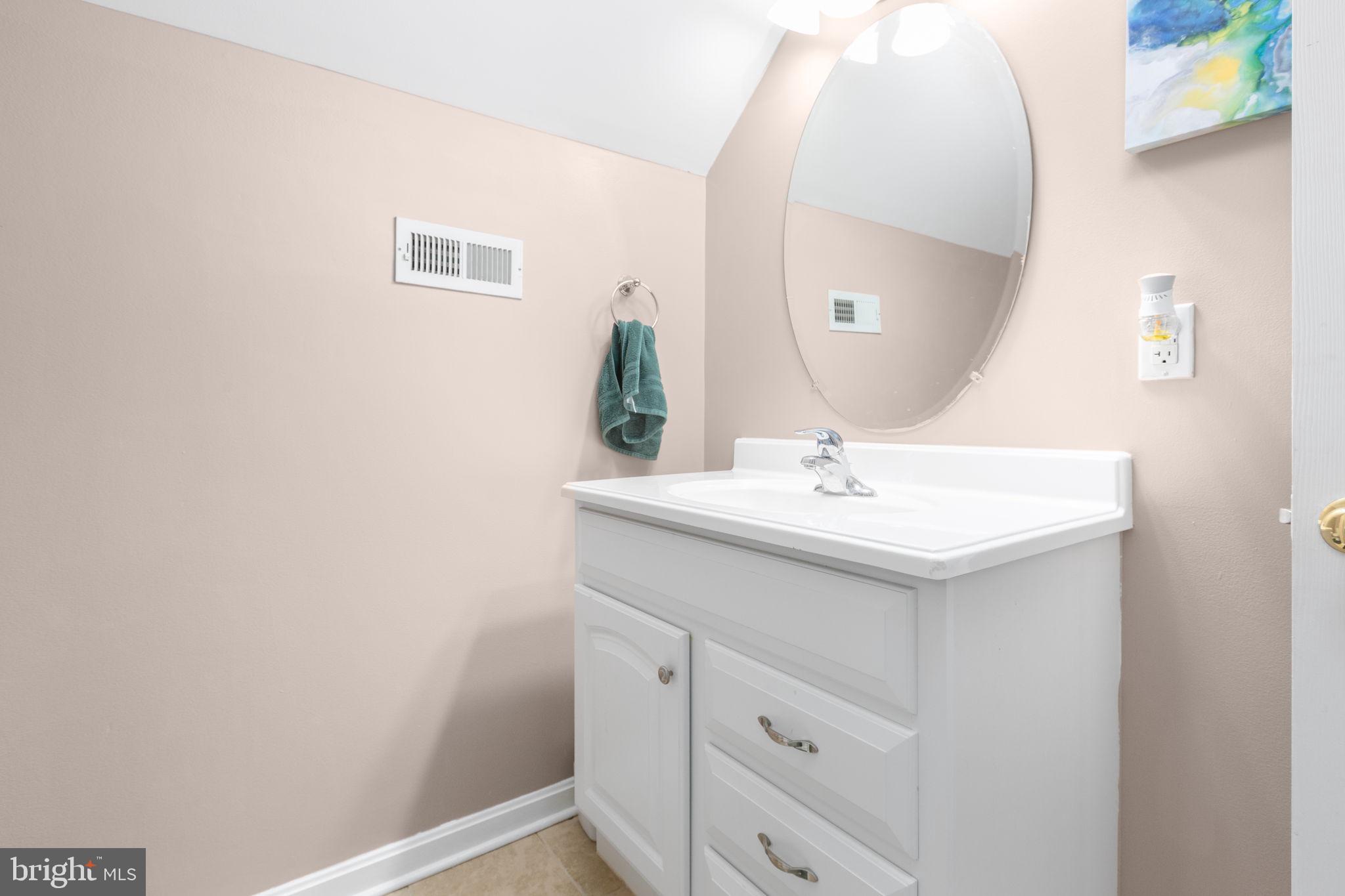 10314 Colechester St