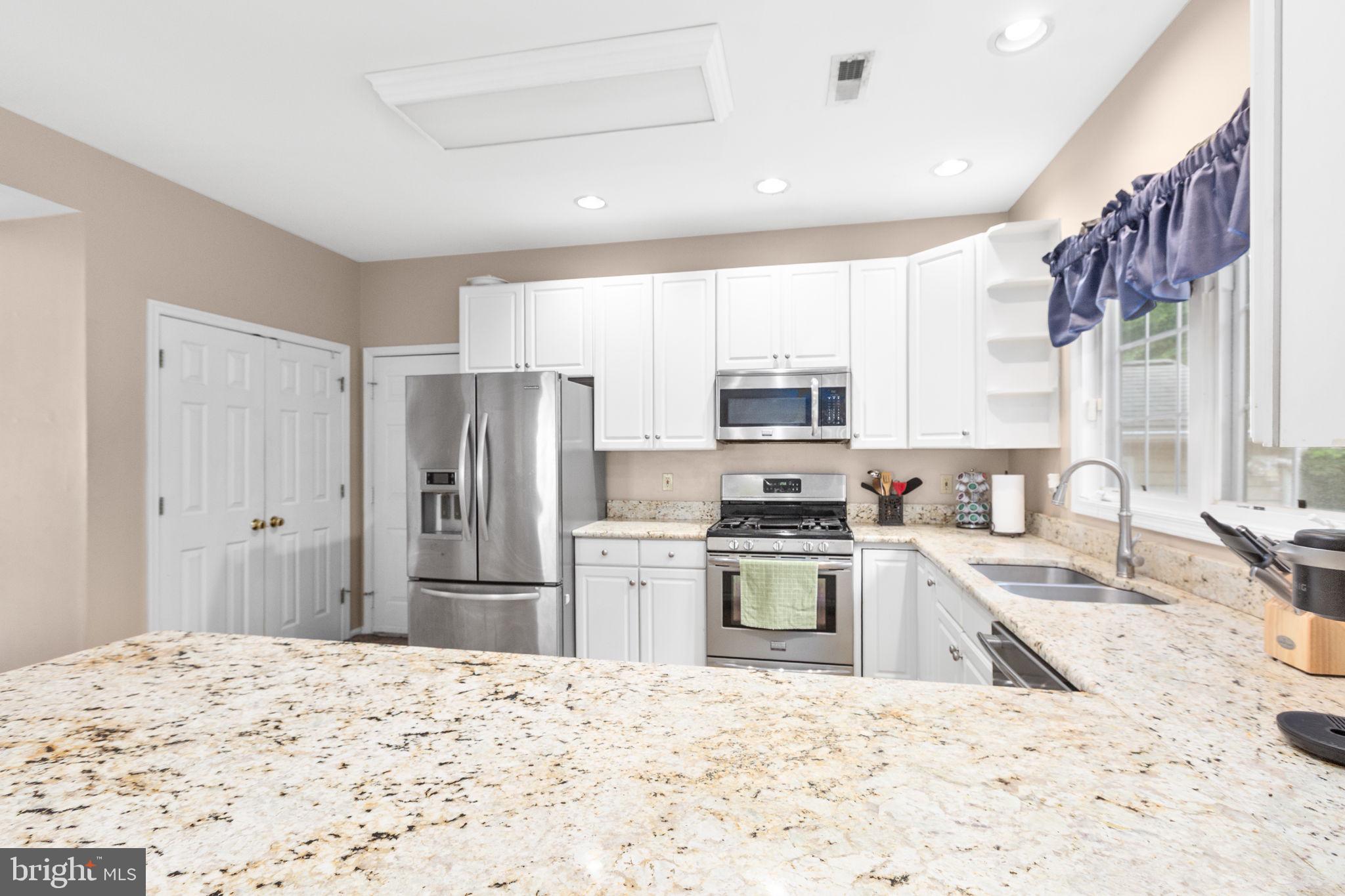 10314 Colechester St