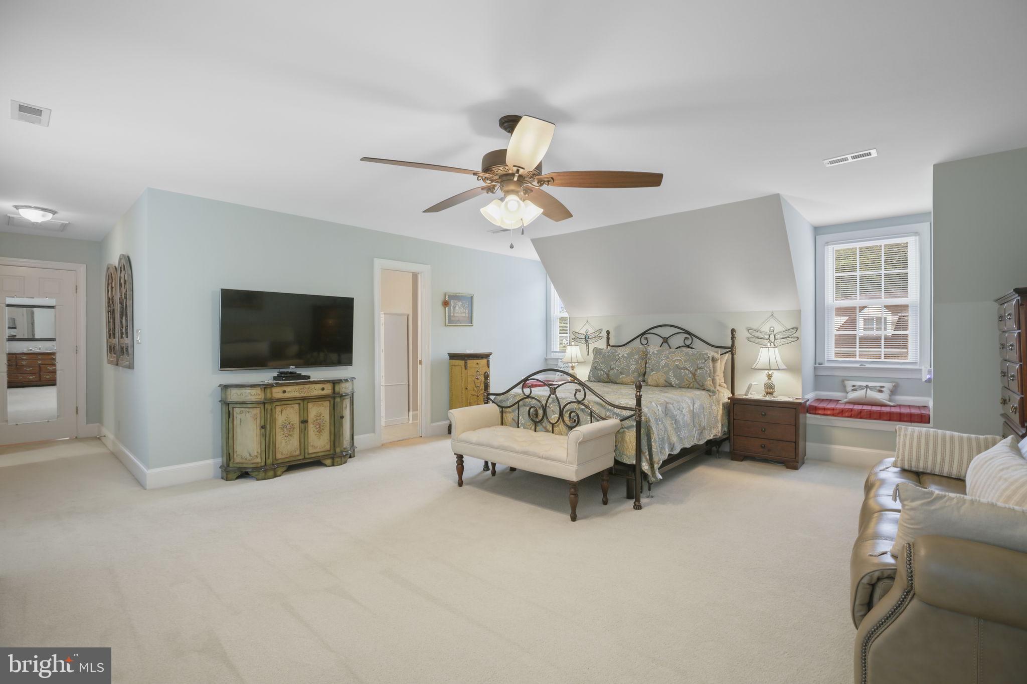 9916 Altamont Cir