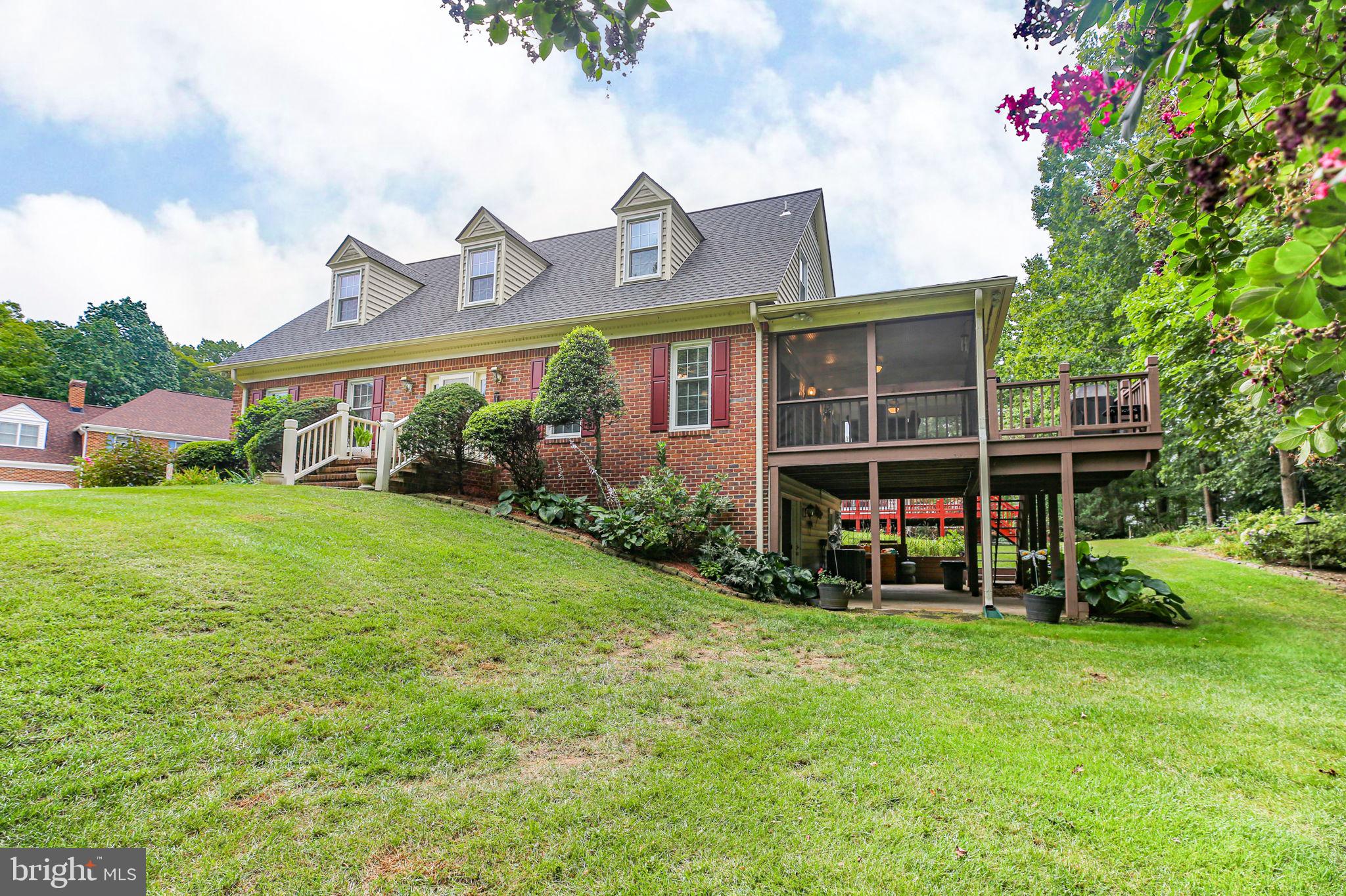 9916 Altamont Cir
