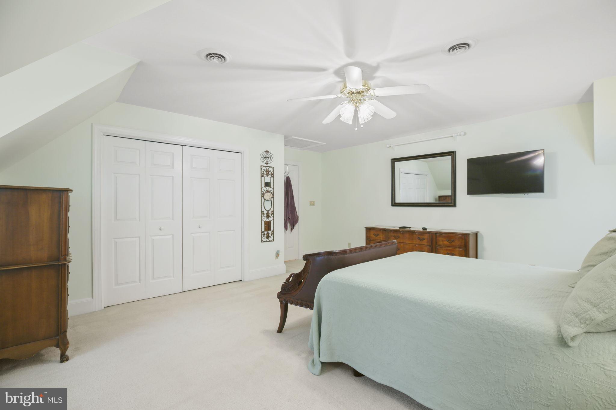 9916 Altamont Cir