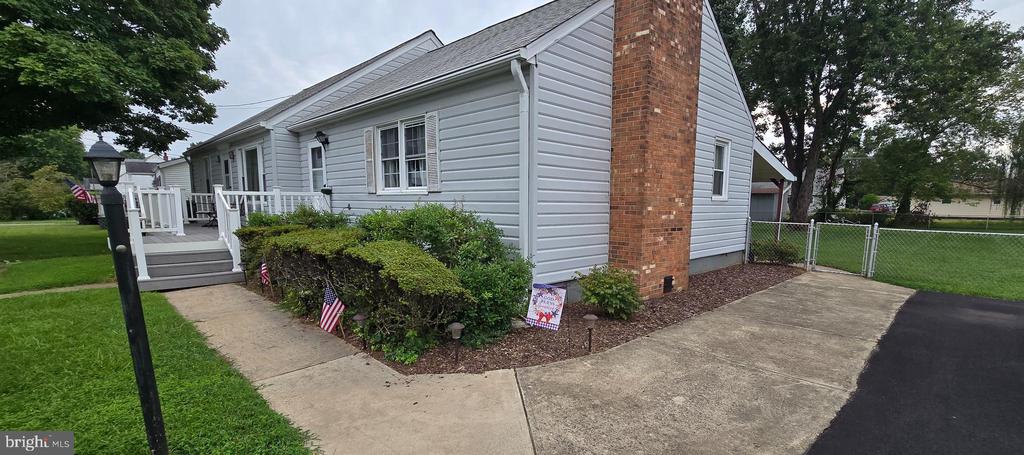 205 Hamilton St