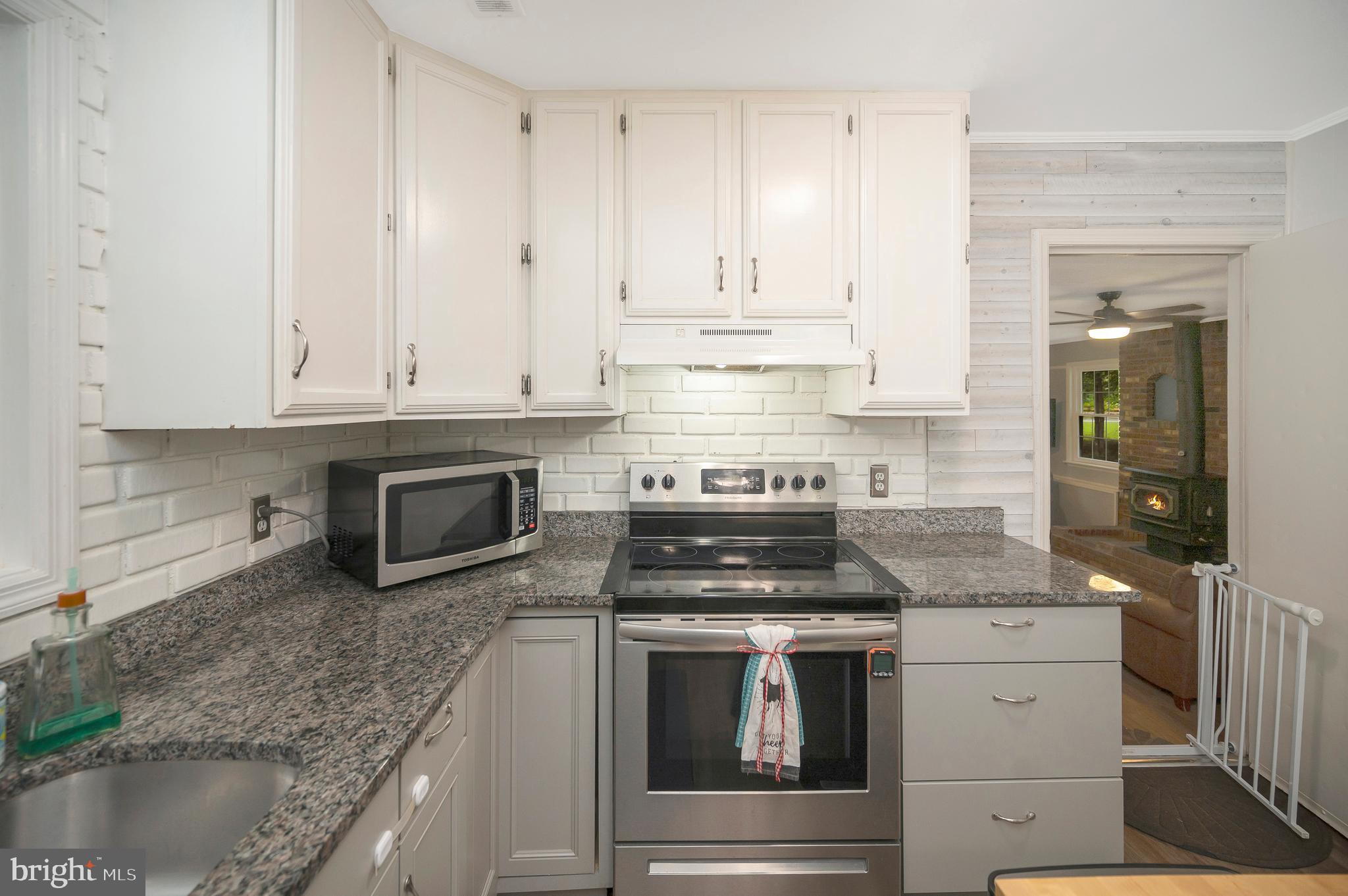 8515 BERKELEY FARMS LANE