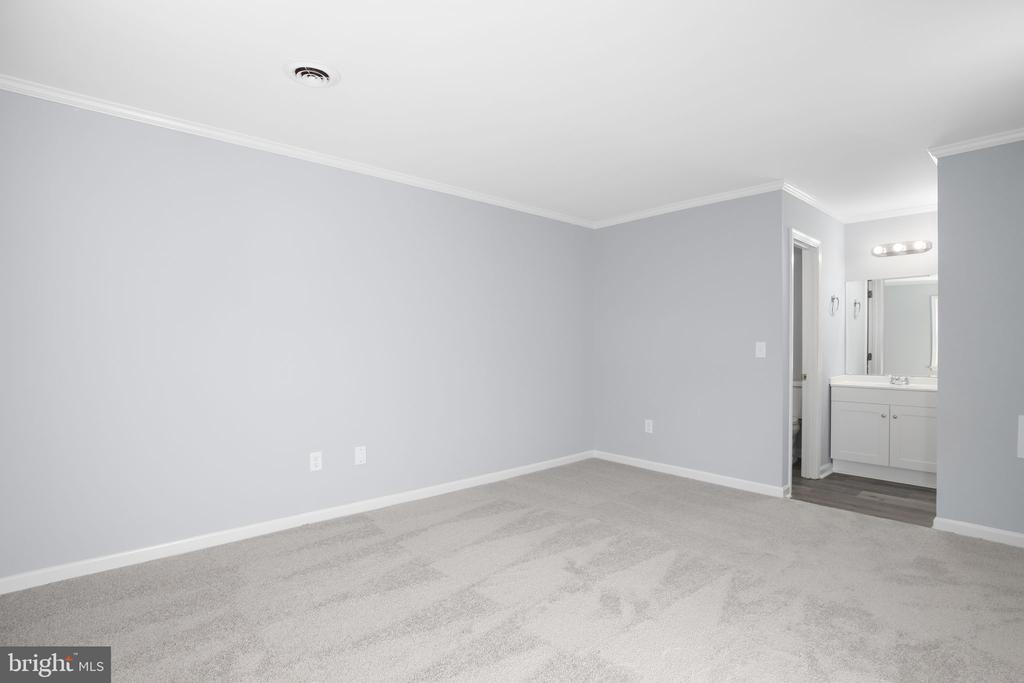 606 CASEY PLACE