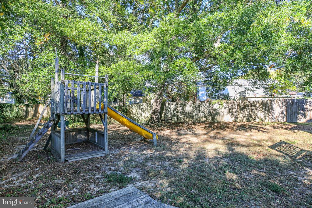 606 CASEY PLACE