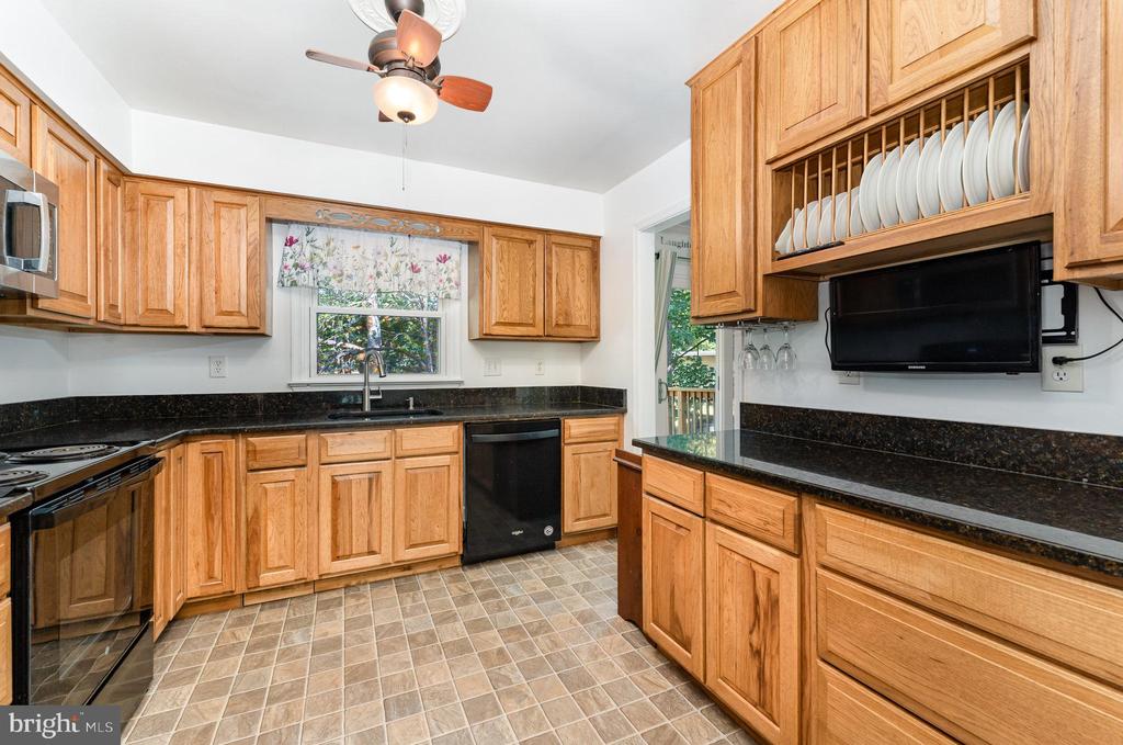 5813 QUEENS MILL CIRCLE
