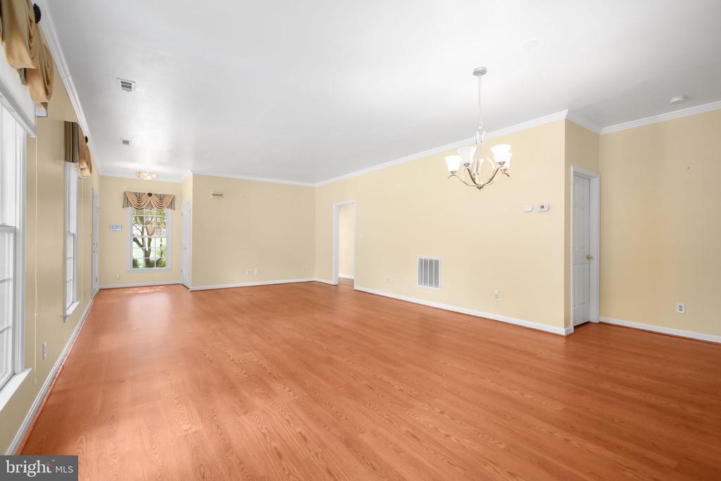 11212 SILVERSMITH LANE