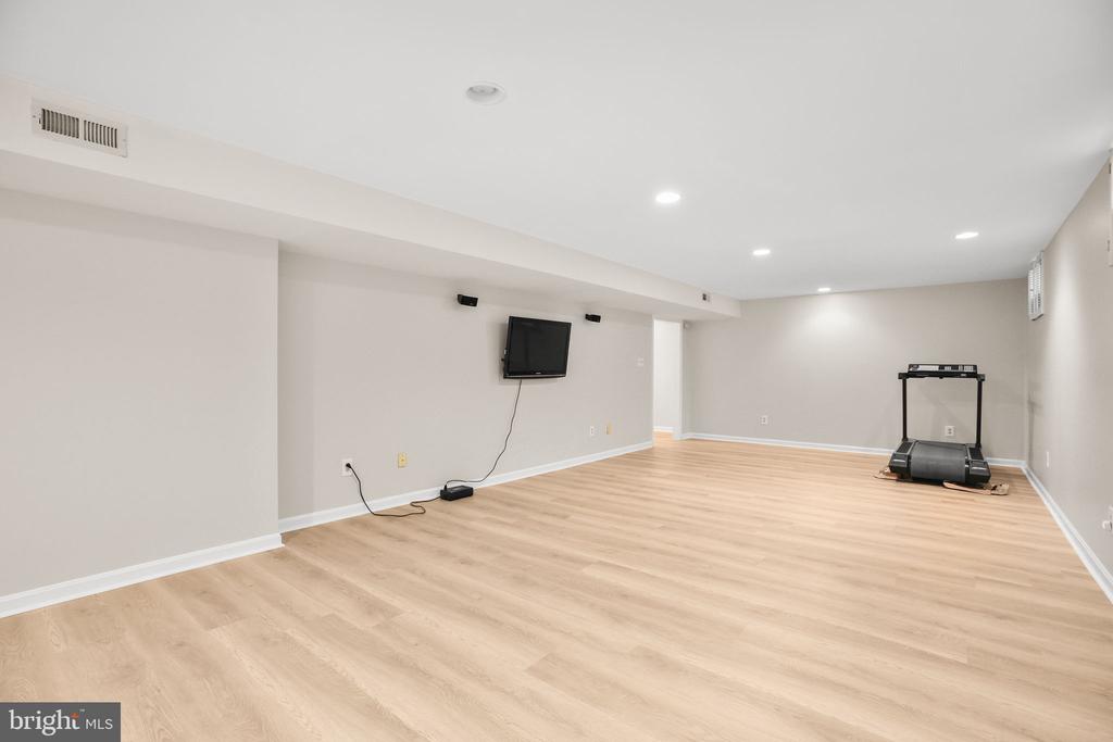 6000 BLACKSTONE BOULEVARD