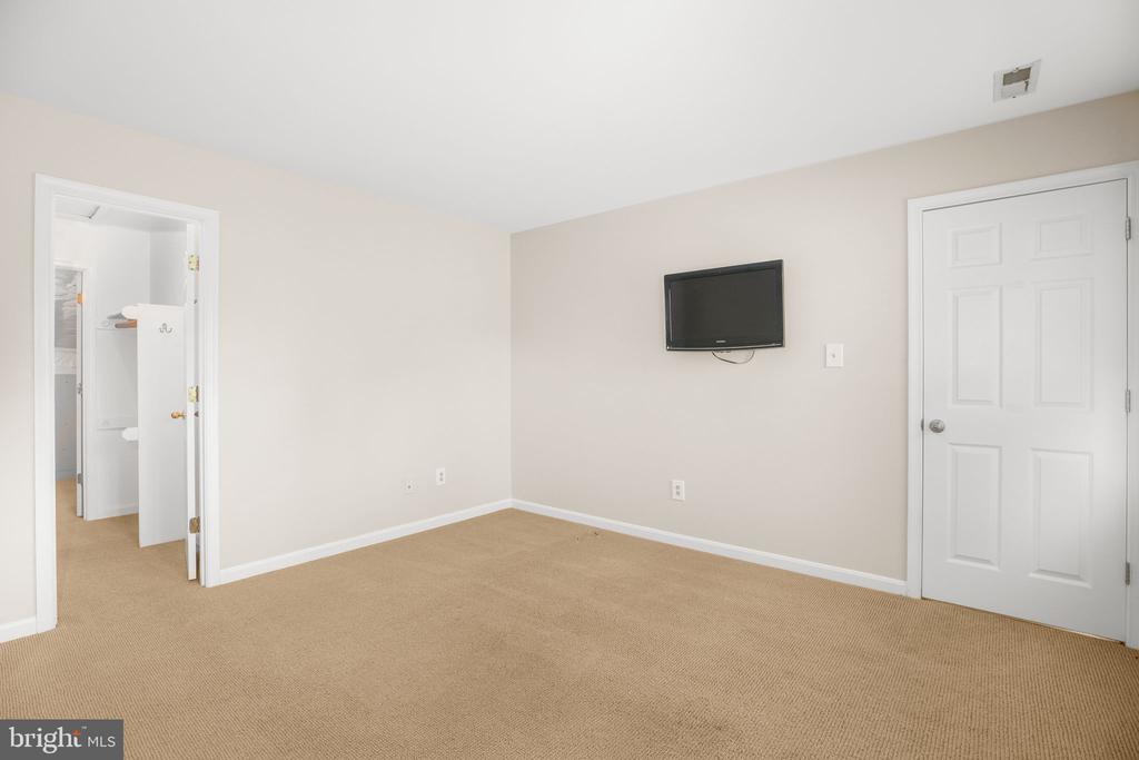 6000 BLACKSTONE BOULEVARD