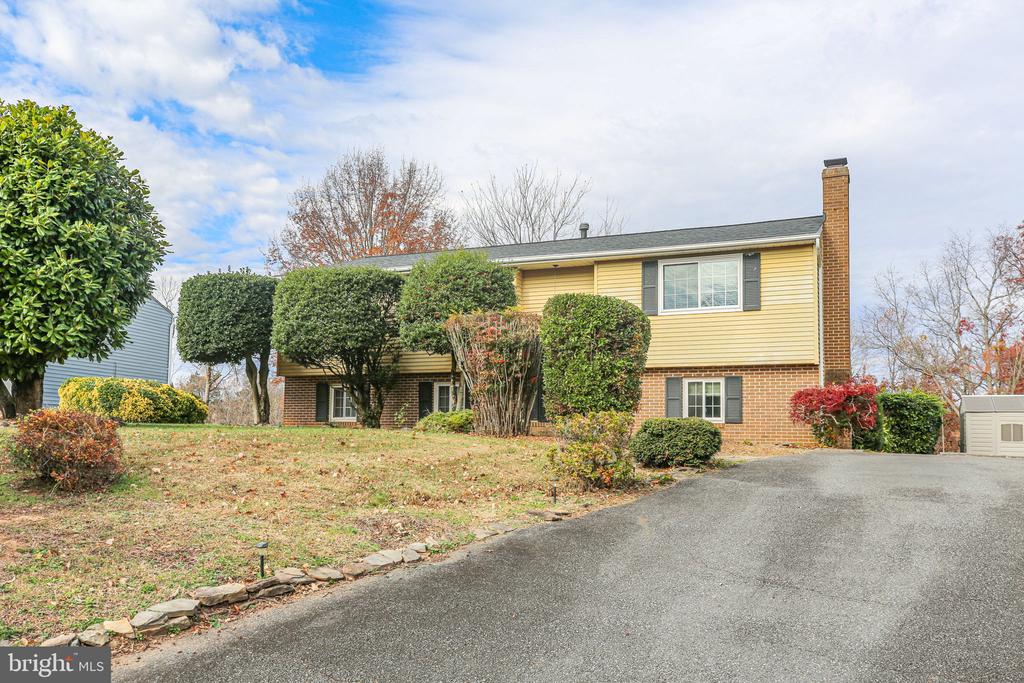 5068 MACNAMARA DRIVE