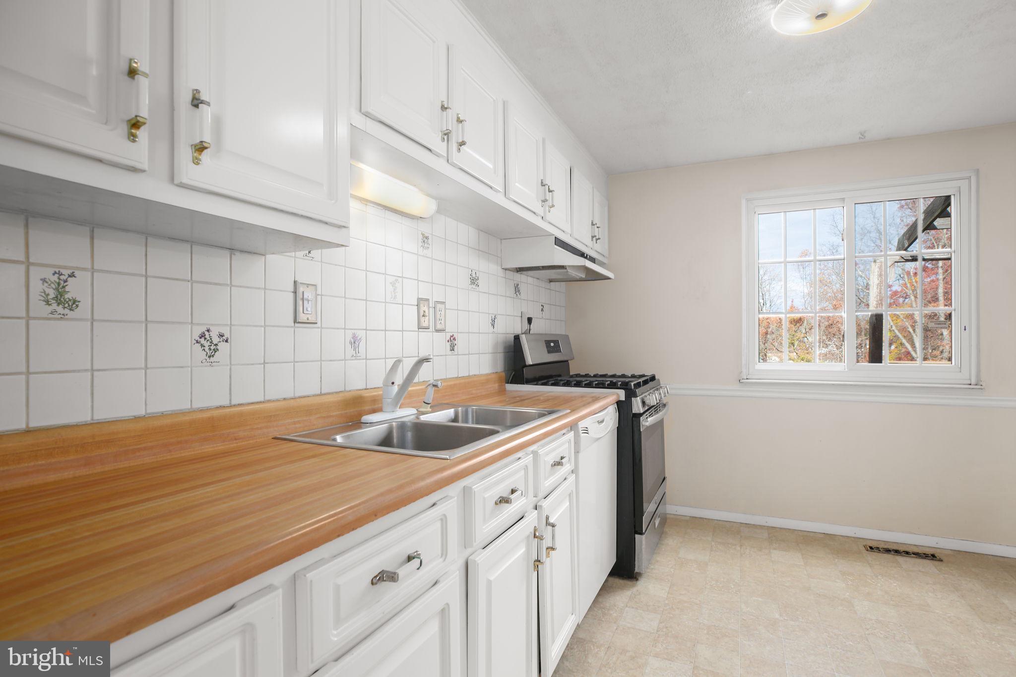 5068 MACNAMARA DRIVE