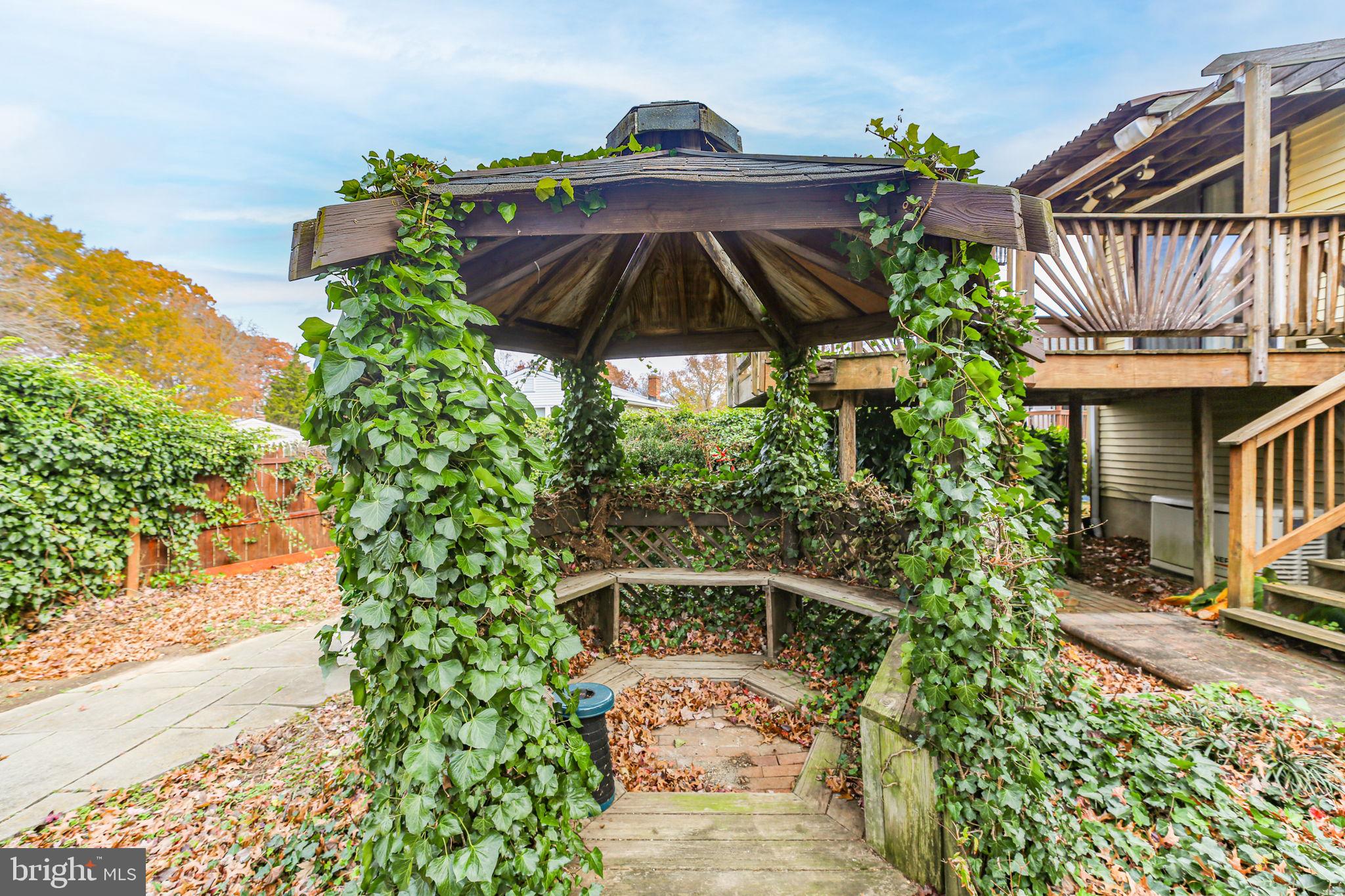 5068 MACNAMARA DRIVE