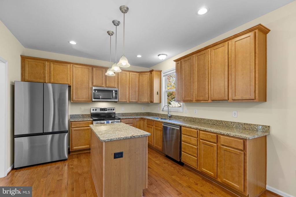 10903 THIEL COURT