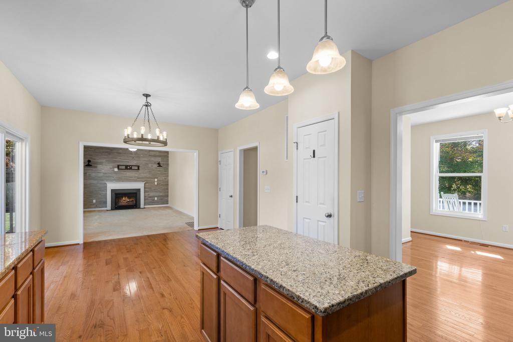 10903 THIEL COURT